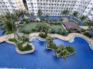 Shore Residences-Bachelor's Pad with Pool View  Apartment in Pasay