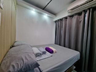 Shore Residences-Bachelor's Pad with Pool View  Apartment in Pasay