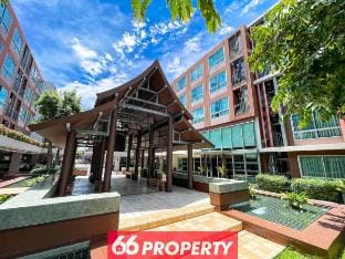 Apartment in Local Area, Big Pool, Gym and Quiet Vacation rental in Chiang Mai