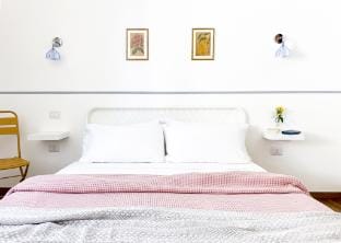 Intimate Suite 2 min walk from SMN Station & Duomo Apartment in Florence