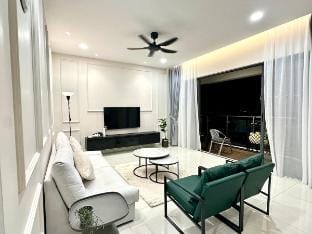 Superb Seaview | 3 Balcony | Near CIQ JB | 3B2B Vacation rental in Johor Bahru