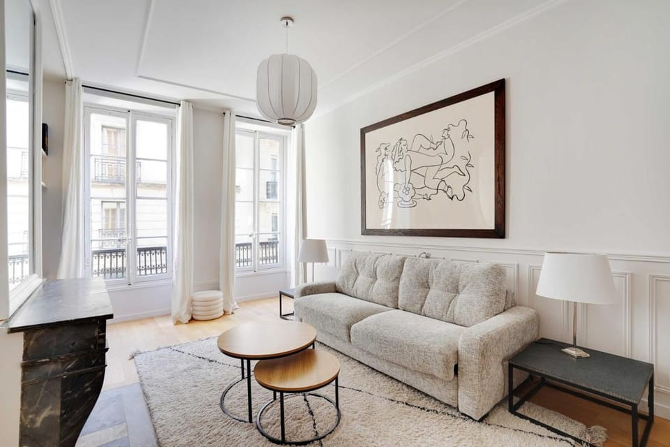 Modern Apartment Champs-Elysées - Saint Honoré Apartment in Paris
