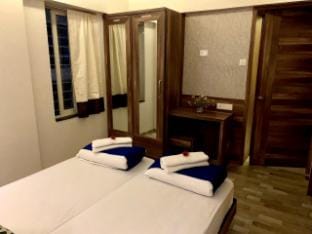 Emerald Vista Luxury Suites Apartment in Pune