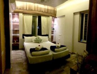 Emerald Vista Luxury Suites Apartment in Pune