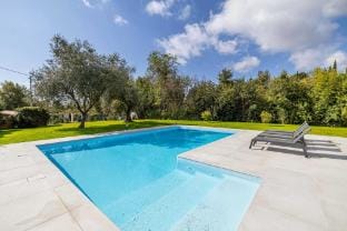 Modern Villa with Heated Pool and Garden  Apartment in Mougins
