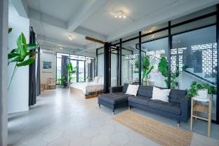 Modern Loft, in the heart of Canggu,near the beach Apartment in North Kuta