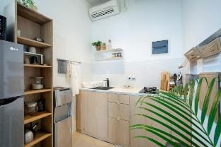 Modern Loft, in the heart of Canggu,near the beach Apartment in North Kuta