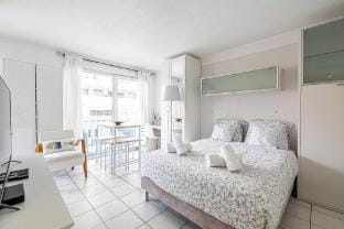 Charming Studio with balcony & pool -Heart of Nice Apartment in Nice