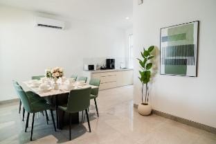 Georgetown Greenish Kid-Friendly 3BR 15pax Home's Vacation rental in George Town