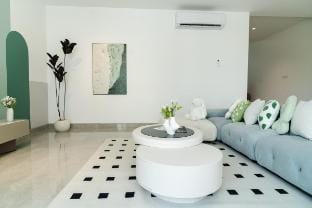 Georgetown Greenish Kid-Friendly 3BR 15pax Home's Vacation rental in George Town