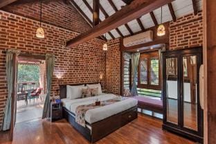Nisarg Farmville: Luxury Villa and Nature Retreat Villa in Maharashtra
