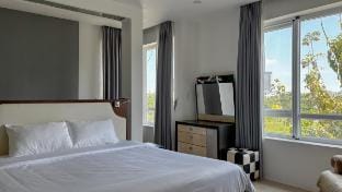 Khanh Villa Luxury 2 - Private 8 BRs 9 WCs Pool  Villa in Ho Chi Minh City