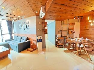 Stylish 3BR Rasuna Apt w/ Pool, Gym,Wi-Fi, Netflix Vacation rental in South Jakarta City