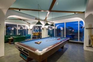 Luxury 2 BHK with Garden & Hill View in Kasauli Apartment in Himachal Pradesh