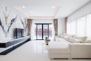 芭提雅四卧独栋泳池别墅 可以住10人 Vacation rental in Pattaya City