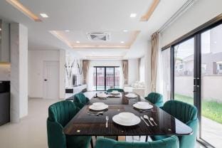 芭提雅四卧独栋泳池别墅 可以住10人 Vacation rental in Pattaya City