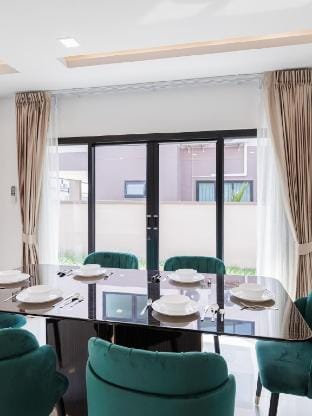 芭提雅独栋泳池四卧别墅 可以住10人 Vacation rental in Pattaya City