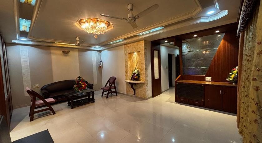 Hotel Thakur Galaxy, Sadar Market Hotel in Maharashtra
