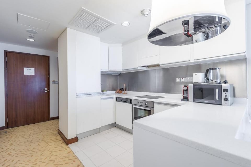 SuperHost EMAAR Residences Fashion Avenue Apartment in Dubai