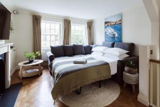 Notting Hill family home,  4/5 Bed Vacation rental in City of Westminster