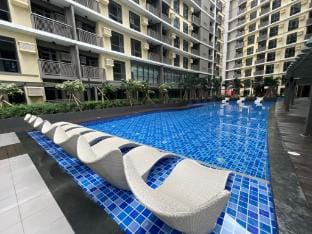 2BR Luxury Suite w Infinity Pool near Okada Apartment in Pasay