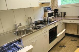 Central l free parking and Wi-Fi I near ski slopes Vacation rental in Adelboden