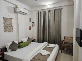 GangaGhat 2 BHK Apart Near Kashi Vishwanath Temple Vacation rental in Varanasi