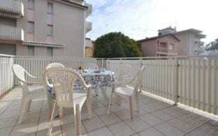 A Spacious Vacation House in a Central Location Apartment in Bibione