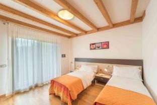Elegant vacation house with private garden by Beahost Rentals Apartment in Friuli-Venezia Giulia