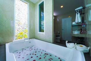 Beautiful new 7 Bedroom Villa Resort(CT7) Vacation rental in Thailand