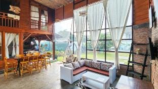The Shorea Villas 788 - 8 BR Villa in Puncak Villa in Cisarua