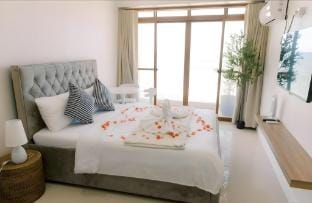 Beachfront Oceanview Suite w/ Private Bathroom Vacation rental in San Juan