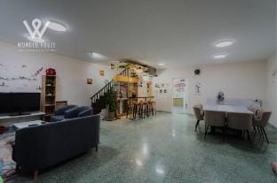 15pax| Classic+Cozy Fam Retreat| 50min to Genting Vacation rental in Federal Territory of Kuala Lumpur