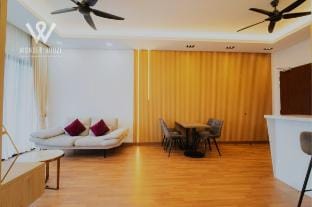 Balcony Gathering 3BR 9 pax @ Le Pavilion| Puchong Vacation rental in Selangor, Malaysia
