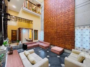 Aurora Heights Spacez Luxe Cine Villa Villa in Bengaluru