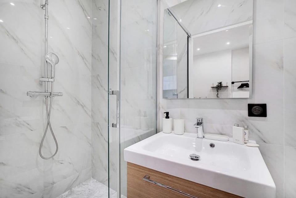 Elegant Studio - 2P - Place Pigalle Apartment in Paris