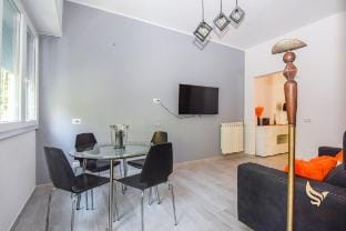 Orange Apartment Vacation rental in Rome