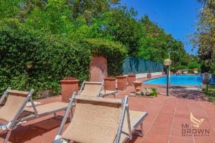 MrBrown Aurelia with Pool and Parking  Vacation rental in Rome