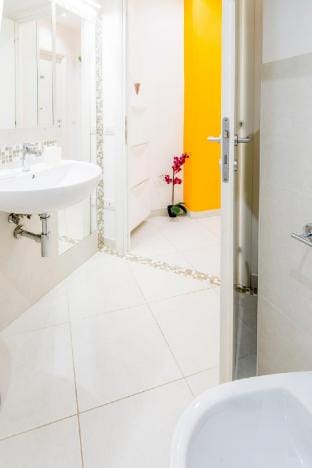 Magnific Room with Private External Bathroom Vacation rental in Rome