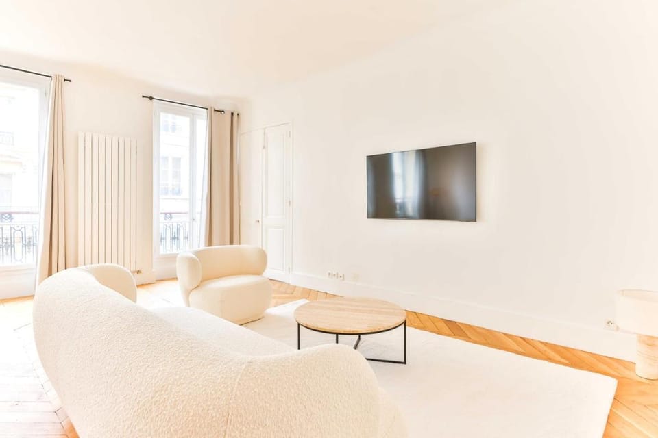 2BDR / 4P apartment Montmartre/Moulin Rouge  Apartment in Paris
