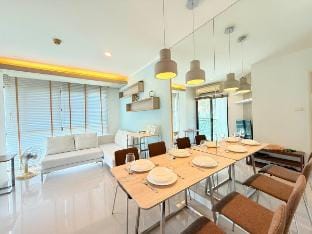 O2 Beachfront 2BR suite LPN park Beach Cha-am Vacation rental in Thailand