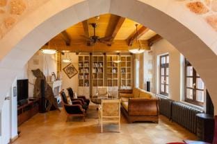 Luxurious Venetian 3 FLOOR HOUSE in the old port Vacation rental in Chania