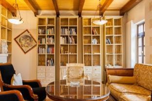 Luxurious Venetian 3 FLOOR HOUSE in the old port Vacation rental in Chania