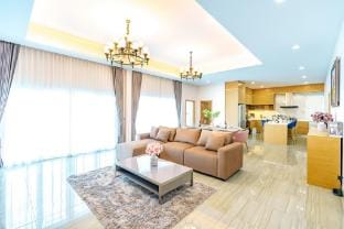 Royal Elephant Pool Villa皇家大象超豪华泳池别墅 Villa in Pattaya City