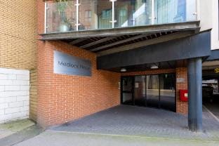 Elegant 2 Bedroom En-suit Apartment Apartment in Salford