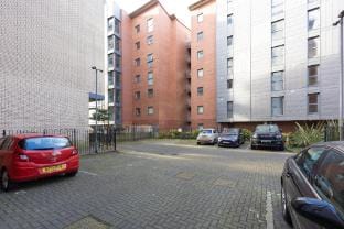 Elegant 2 Bedroom En-suit Apartment Apartment in Salford
