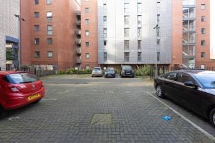 Elegant 2 Bedroom En-suit Apartment Apartment in Salford