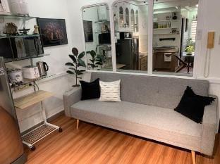 Spacious unit in Timog near Tomas Morato Vacation rental in Quezon City