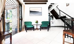 Private Family Villa, at Vila Istana Bunga Vacation rental in Parongpong