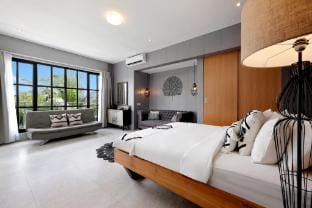 Huge & Good location 6 BR Villa in Seminyak Villa in North Kuta